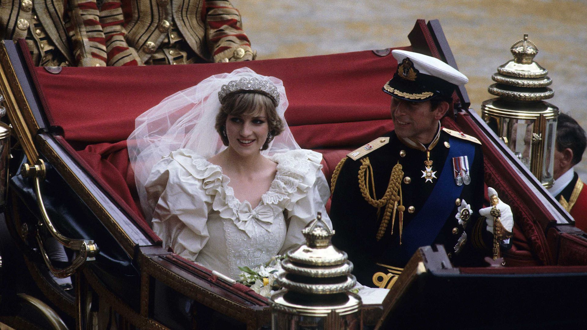 Champagnerflasche von Charles & Dianas Hochzeit versteigert