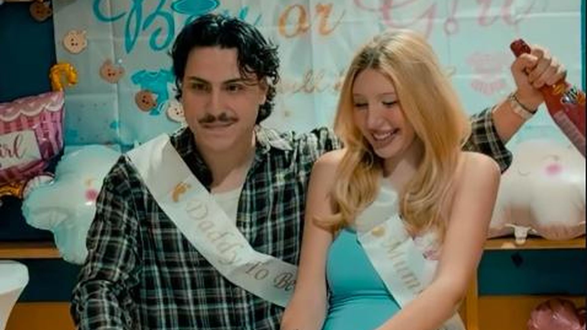 tamara-hitz-und-ihr-verlobter-verraten-das-babygeschlecht.jpg Tamara Hitz und ihr Verlobter verraten das Babygeschlecht