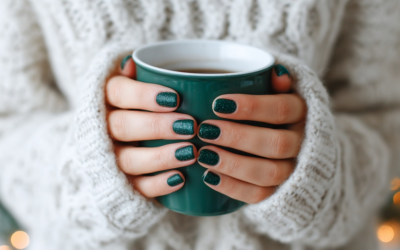 Statt Rot! Das ist die schönste Nagellack-Farbe für unsere Weihnachtsmaniküre