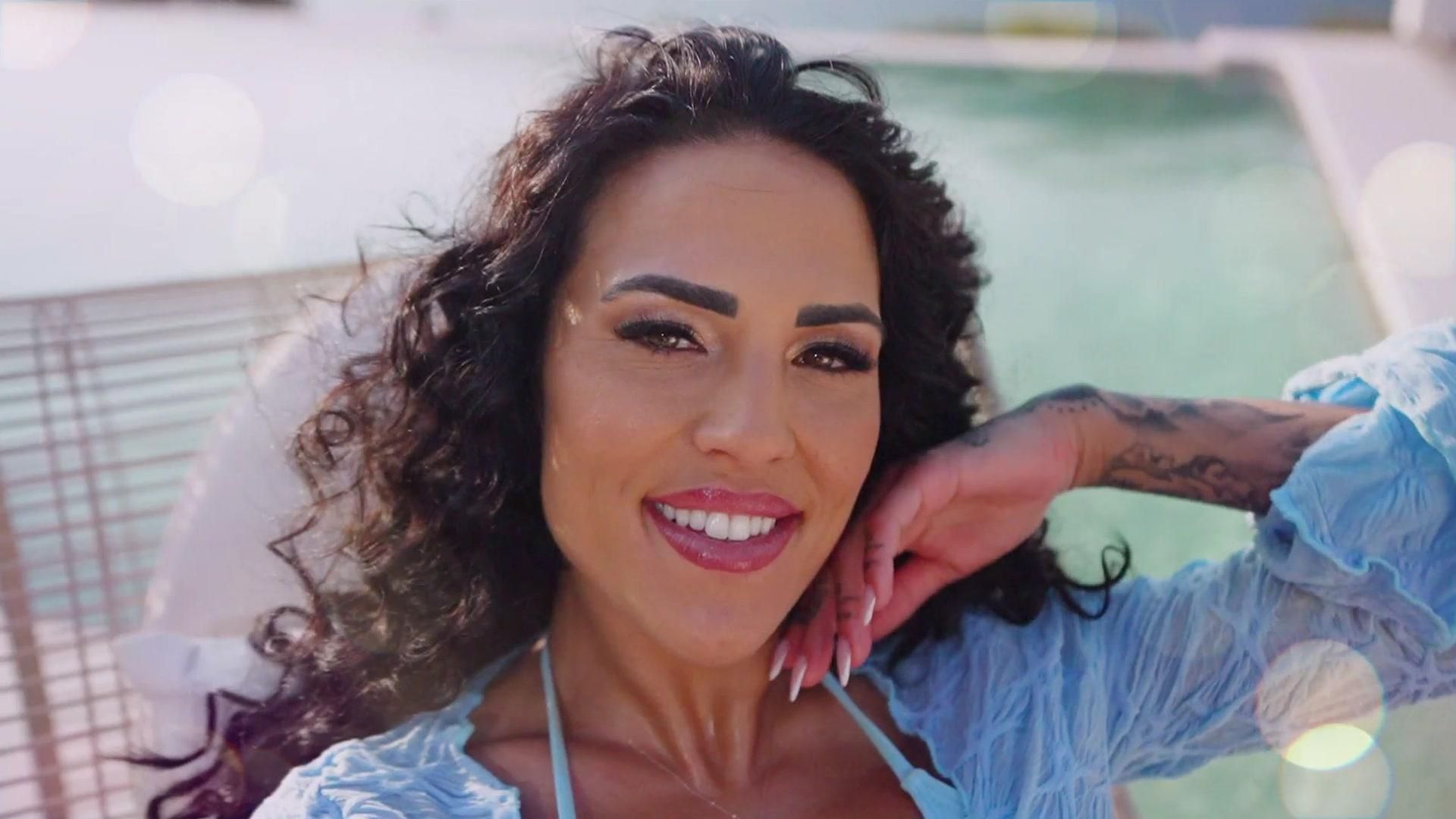 das-haelt-elena-wirklich-vom-make-love-fake-love-konzept.jpg Das hält Elena wirklich vom „Make Love, Fake Love“-Konzept