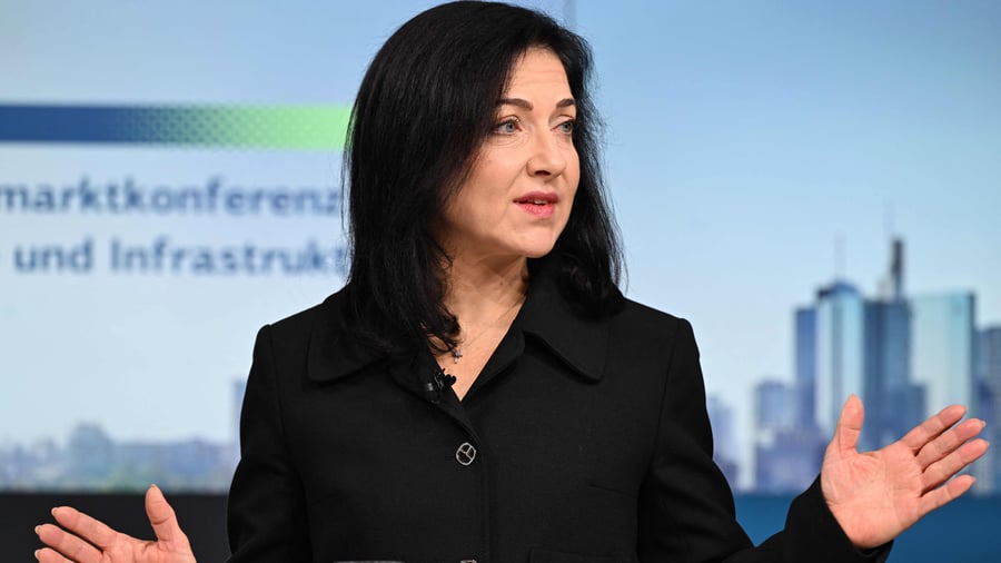 wirtschaftsforum-gegen-das-verbrenner-aus-italien-und-deutschland-machen-druck-auf-bruessel.jpg Wirtschaftsforum: Gegen das Verbrenner-Aus: Italien und Deutschland machen Druck auf Brüssel