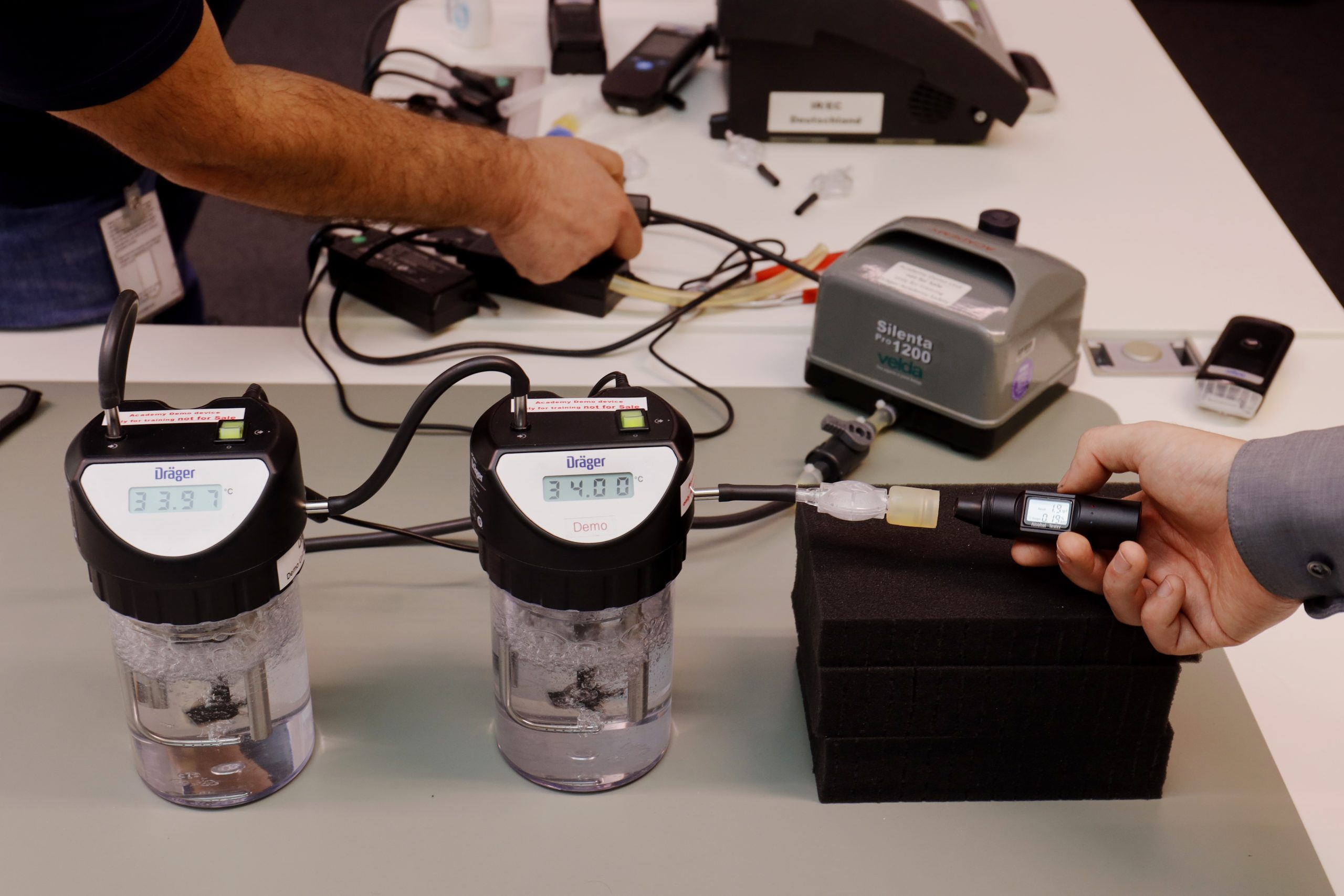 alkoholtester-im-test-die-haelfte-faellt-durch-und-das-sind-die-beiden-sieger.jpg Alkoholtester im Test: Die Hälfte fällt durch – und das sind die beiden Sieger!