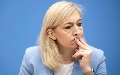 Reform-Kommission liefert nur Blabla: Pflege-Fiasko für die Gesundheitsministerin!