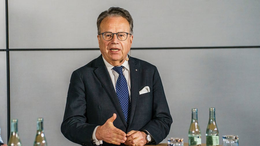 rente-ex-chef-der-arbeitsagentur-soll-laut-bericht-rentenkommission-leiten.jpg Rente: Ex-Chef der Arbeitsagentur soll laut Bericht Rentenkommission leiten