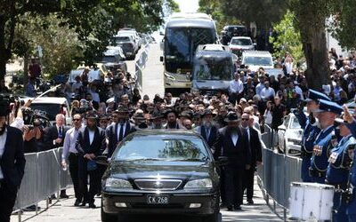 Anschlag in Sydney: Rabbi als erstes Terroropfer von Bondi beerdigt