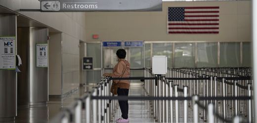 donald-trump-weitet-us-einreiseverbot-auf-syrien-und-weitere-staaten-aus.jpg Donald Trump weitet US-Einreiseverbot auf Syrien und weitere Staaten aus