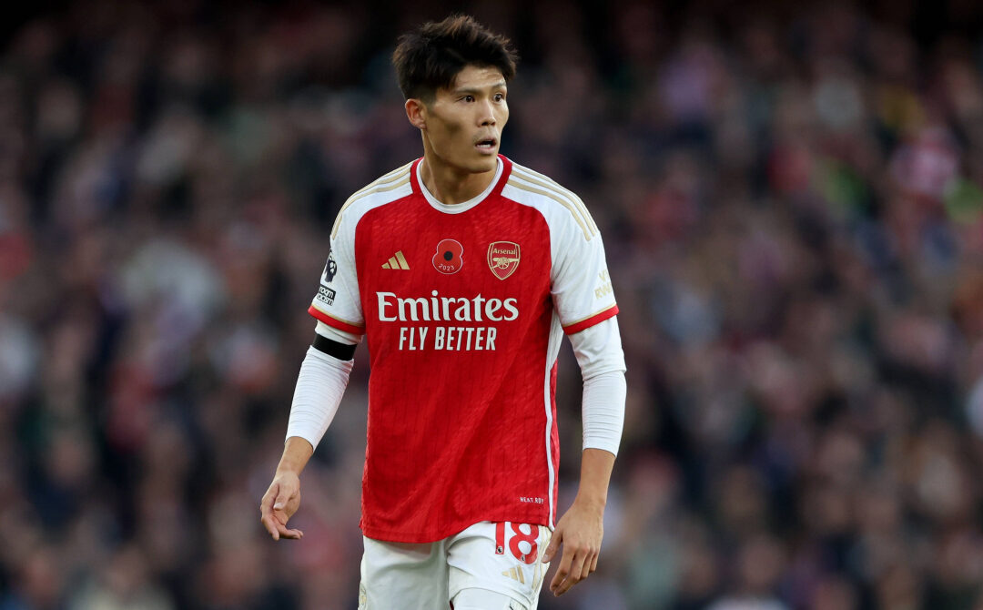 Wertvollster Vereinsloser weltweit: Ajax präsentiert Tomiyasu