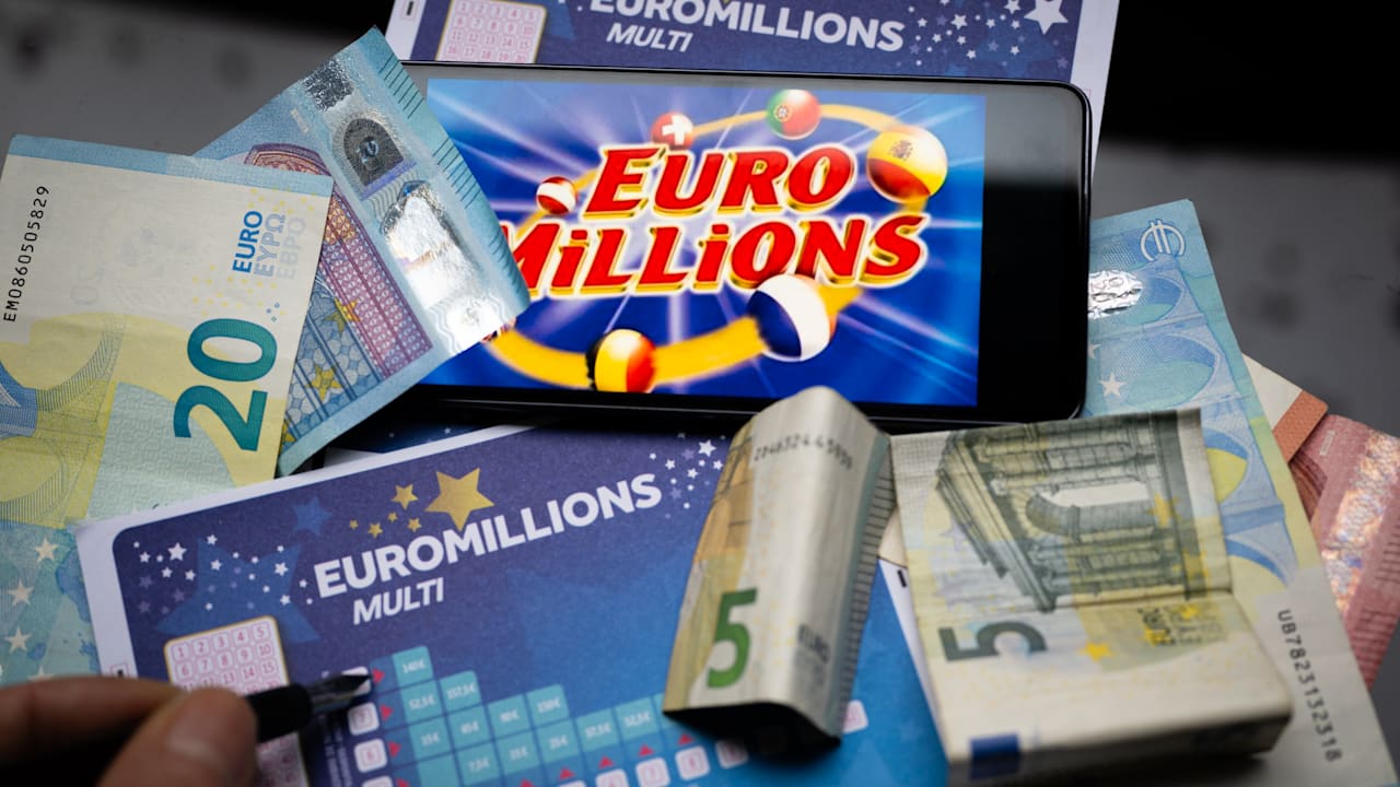 frau-erhielt-sms-wir-sind-reich-paar-gewinnt-178-mio-im-lotto.jpg Frau erhielt SMS: „Wir sind reich!“ – Paar gewinnt 178 Mio. im Lotto