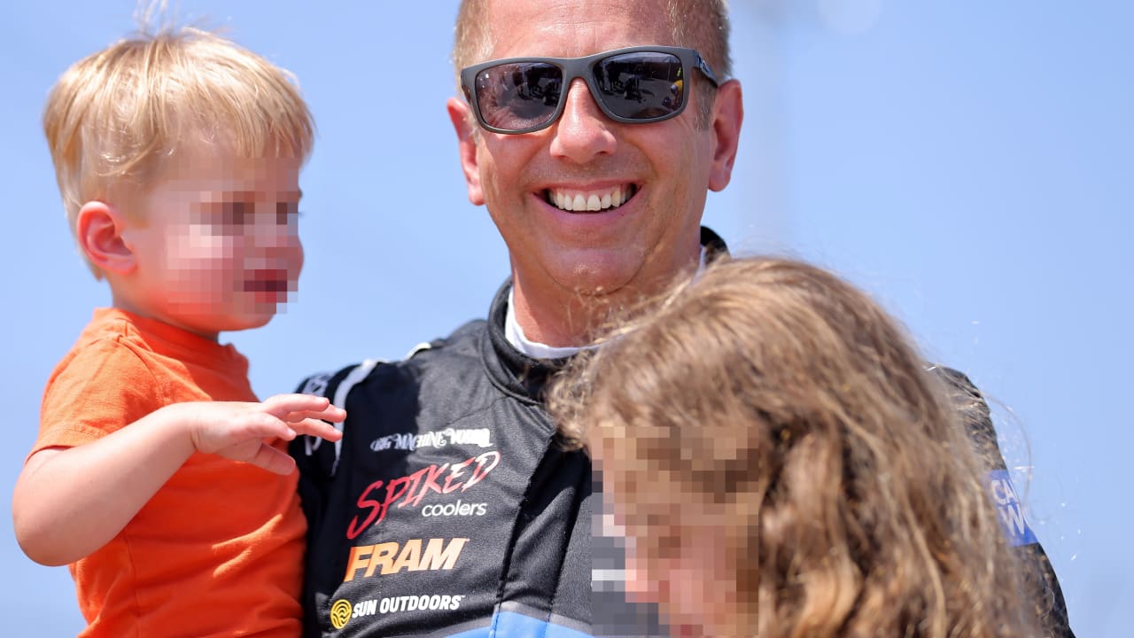 Mehrere Tote in den USA: Privatjet stürzt auf Flughafen ab