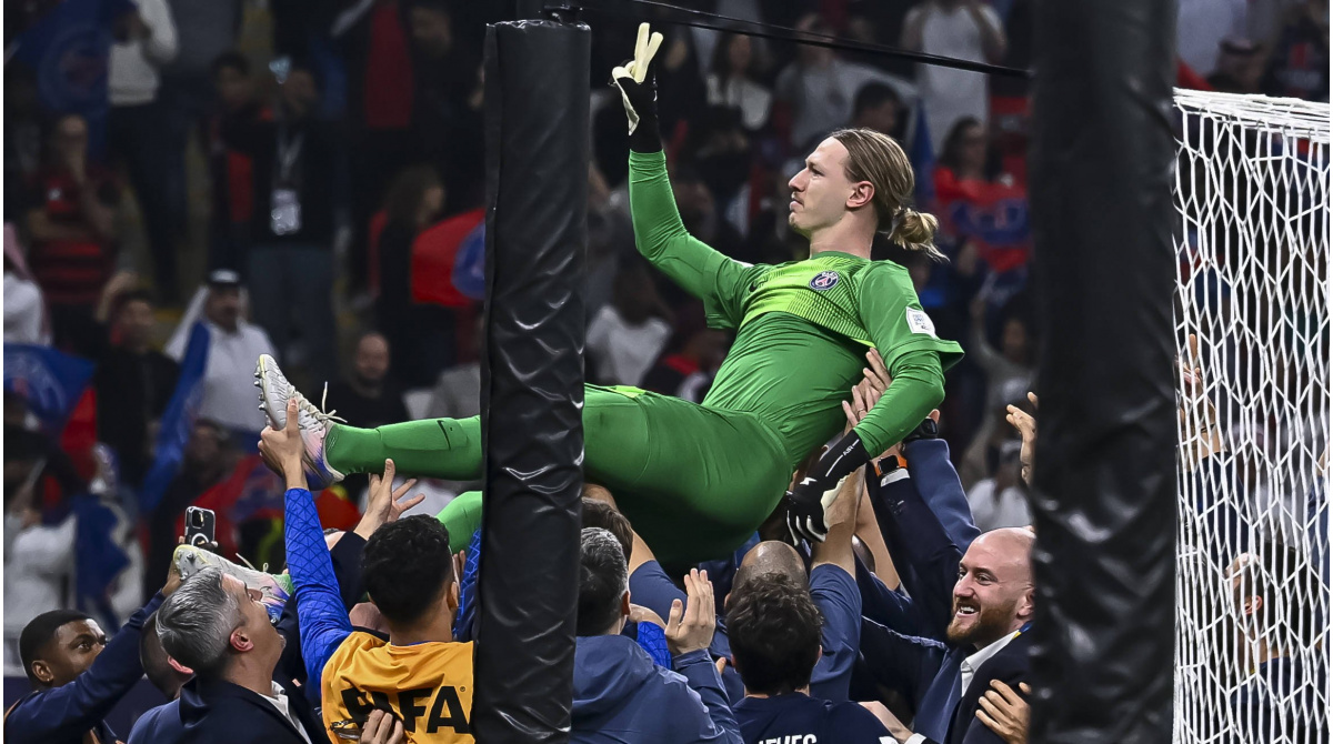 PSG vermeldet rätselhaften Handbruch bei Elfmeter-Held Safonov