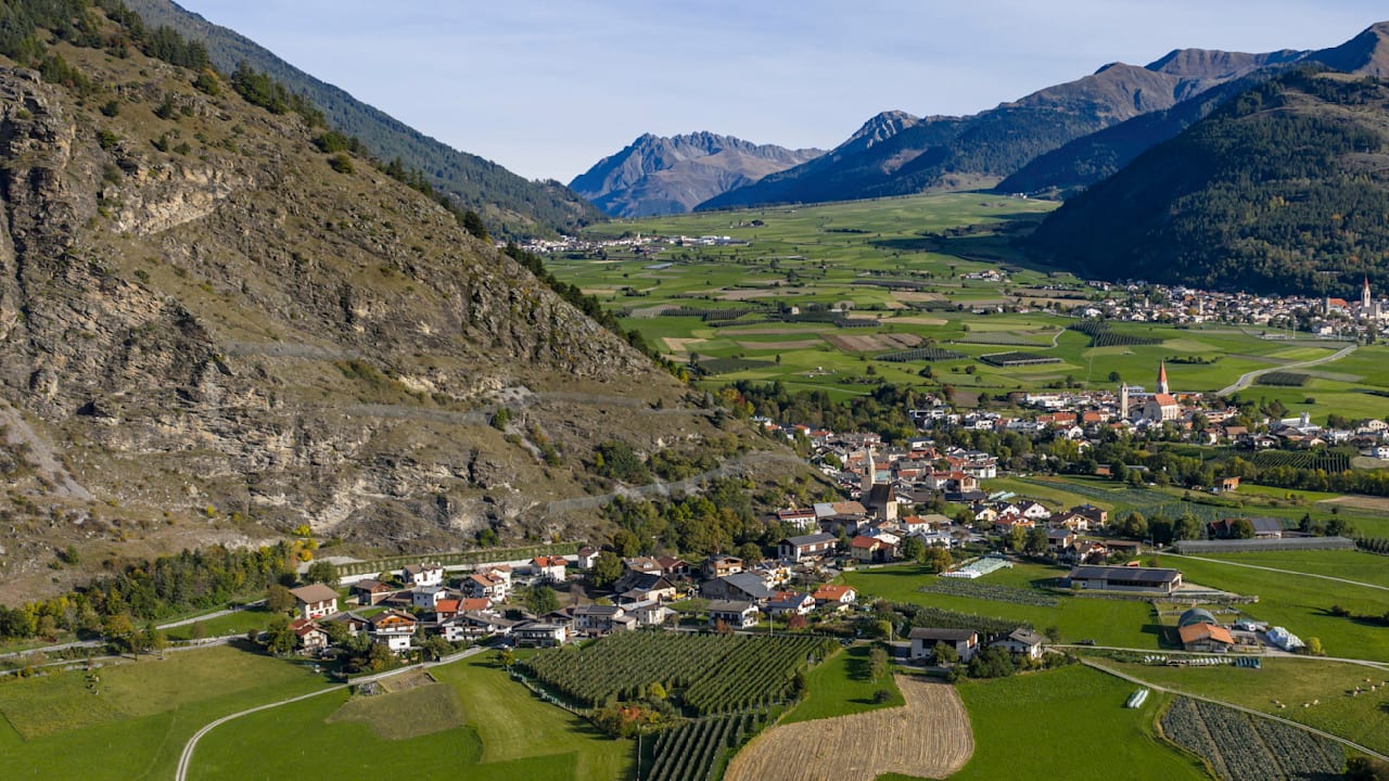 Vor den Augen seines Freundes: Junge (10) stürzt an Felswand in den Tod