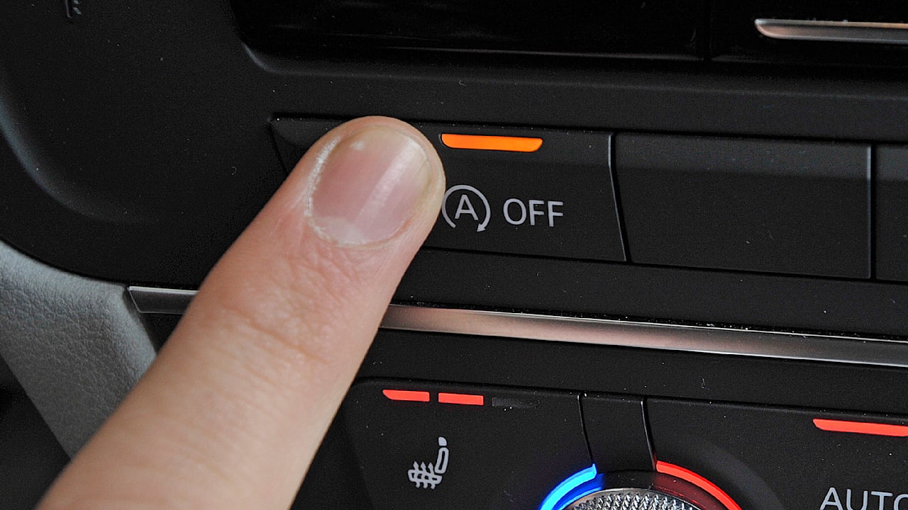 Er spart oft bares Geld: Wissen Sie, wofür dieser Knopf im Auto ist?