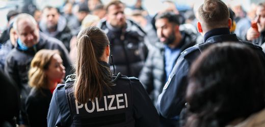 Gelsenkirchen: Tumulte nach Tresoreinbruch in Sparkasse in Buer