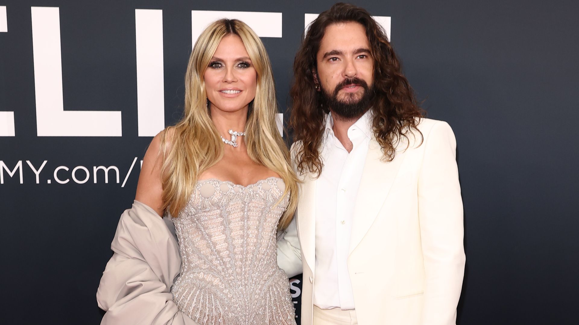 liebeserklaerung-heidi-klum-zeigt-badetuch-mit-toms-gesicht.jpg Liebeserklärung: Heidi Klum zeigt Badetuch mit Toms Gesicht