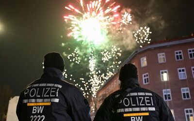 Silvester in Berlin: Polizei meldet zahlreiche Festnahmen wegen gefährlicher Böllerei