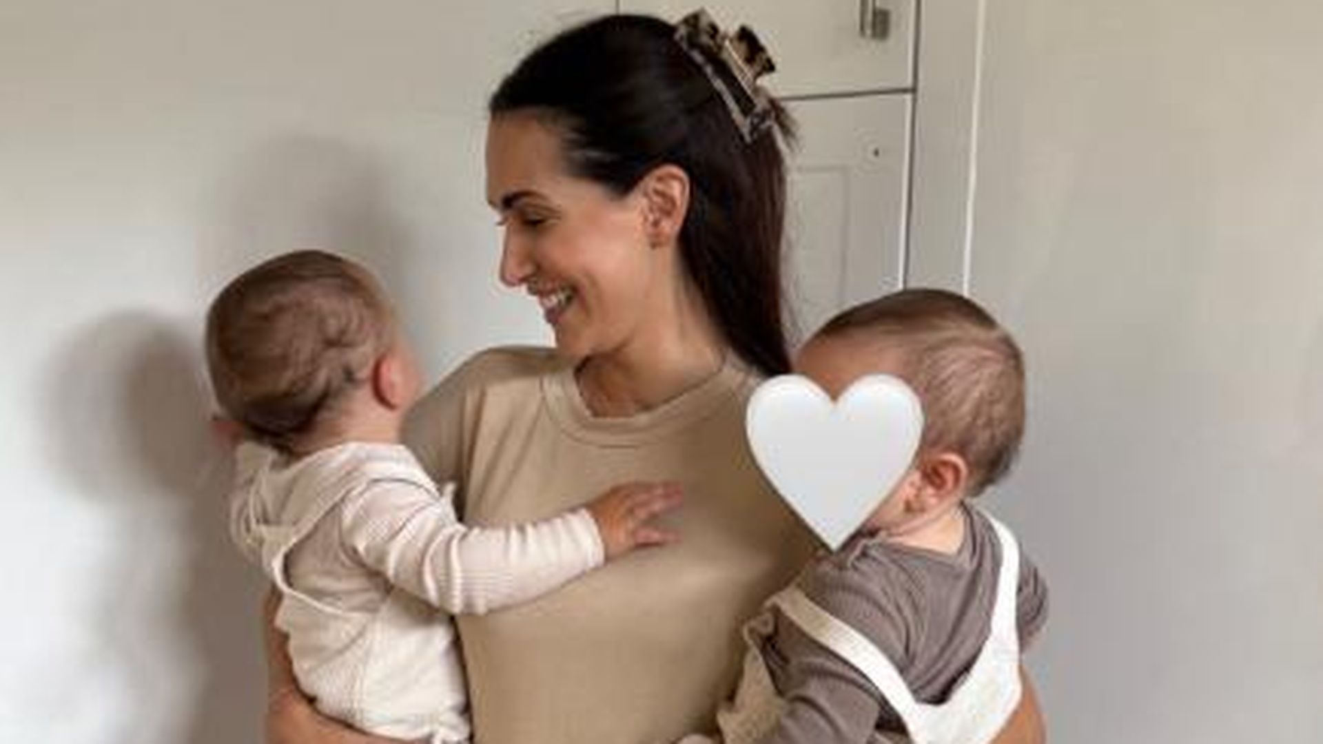 „Saustall“: Clea-Lacy Juhn zeigt ihren Alltag mit Zwillingen