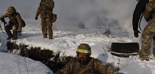 Frieden in der Ukraine: SPD-Außenpolitiker Ahmetovic hält Bundeswehrfrage offen