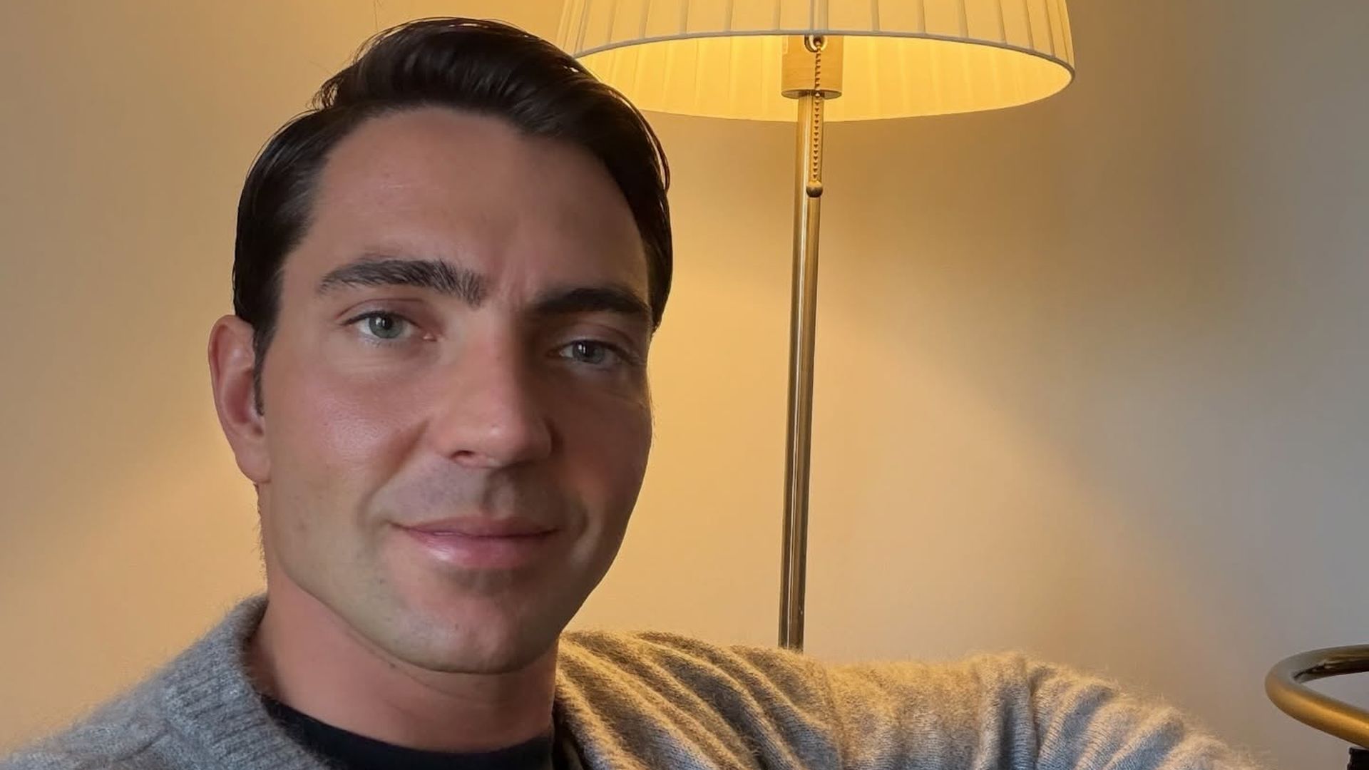 „Ganz der Alte“: Fabio Knez bewirbt Dschungelcamp-Merch