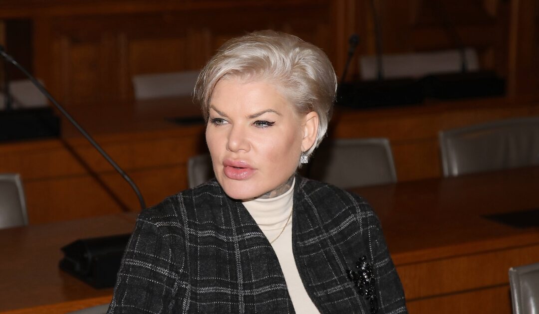 Berufung gescheitert: Schlagerstar Melanie Müller muss Strafe nach Hitlergruß mehrere Tausend Euro zahlen