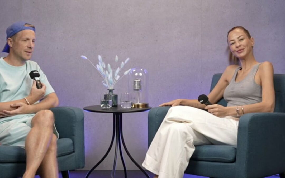 BILD weiß, welcher Star sie ersetzt: Sandy raus beim Pocher-Podcast!