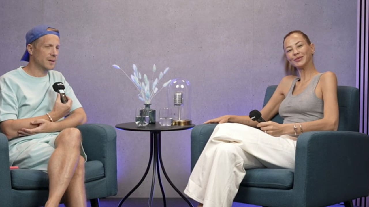 BILD weiß, welcher Star sie ersetzt: Sandy raus beim Pocher-Podcast!