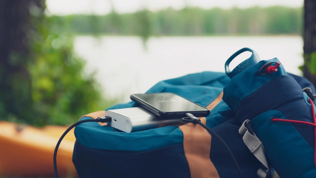 Keine Steckdose, kein Problem: Powerbanks im Test!