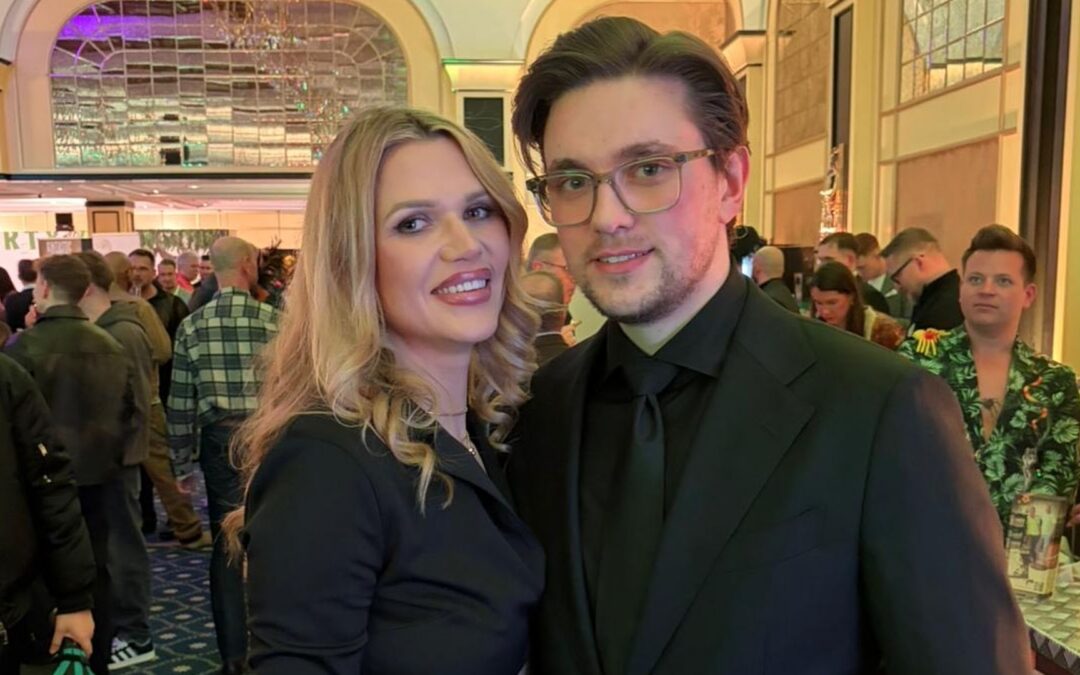 Debüt bei Dschungelparty: Sara Kulka ist wieder vergeben