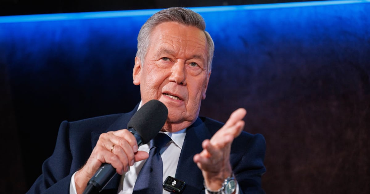 management-bedauert-ausfall-schlagerstar-roland-kaiser-sagt-live-auftritt-ab.jpg Management bedauert Ausfall: Schlagerstar Roland Kaiser sagt Live-Auftritt ab