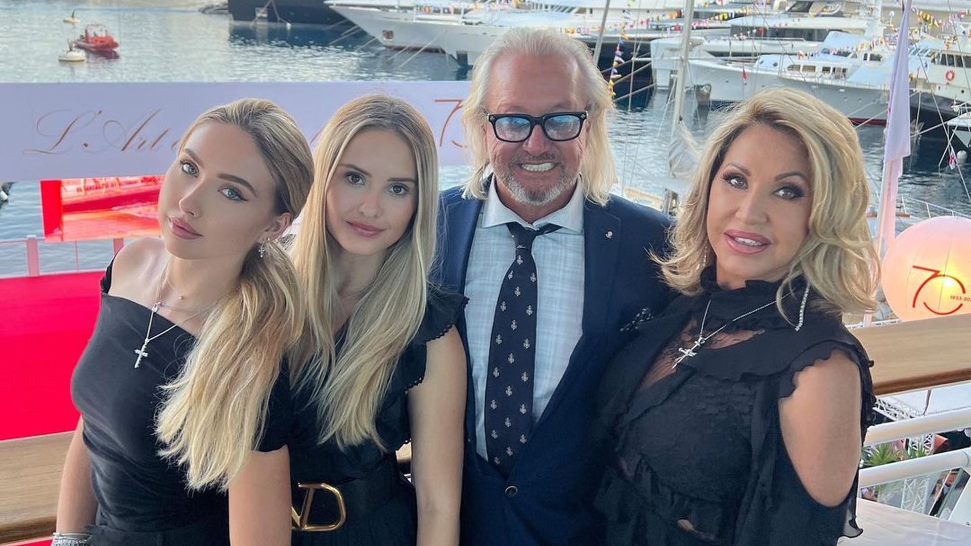 So süß gratulieren die Geissens Robert zum 62. Geburtstag