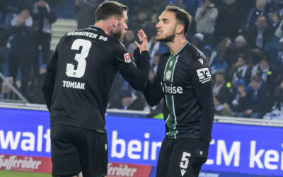 Titz gewinnt beim Ex-Klub: Hannover 96 bleibt in 2. Liga oben dran