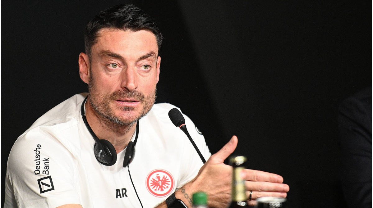 Eintracht Frankfurts Trainer Riera vorgestellt – Setzt auf 6 Kapitäne