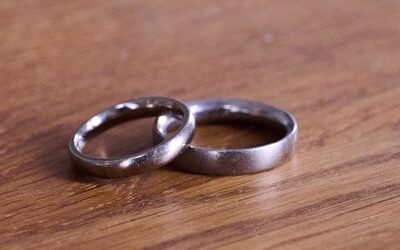 Zahl der Eheschließungen fällt auf Tiefstand in Deutschland