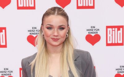 Affenbiss: Julia Beautx musste in Thailand ins Krankenhaus