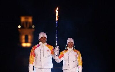 Olympia-News heute: Pfiffe für JD Vance – und Alberto Tomba entzündet die olympische Flamme