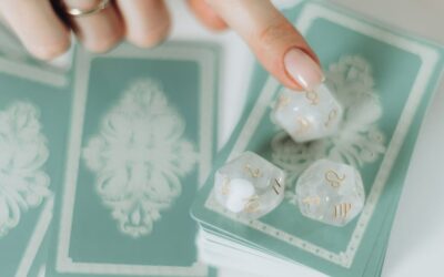 Sternzeichen-Trend: Für Wassermänner sind diese French Nails perfekt