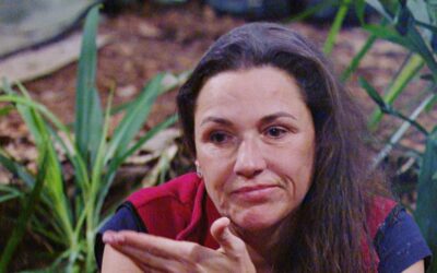 Mitten in der Nacht muss ein RTL-Mitarbeiter das Dschungelcamp stürmen