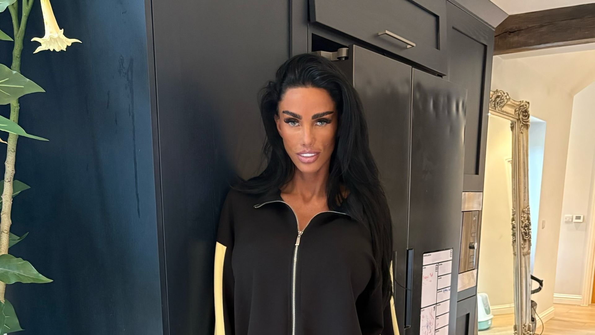 Wegen Finanzen: Katie Price soll Umzug nach Dubai planen