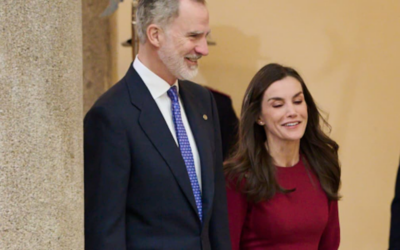 Mit intimer Geste fordert Felipe Ehefrau Letizia zur Contenance auf