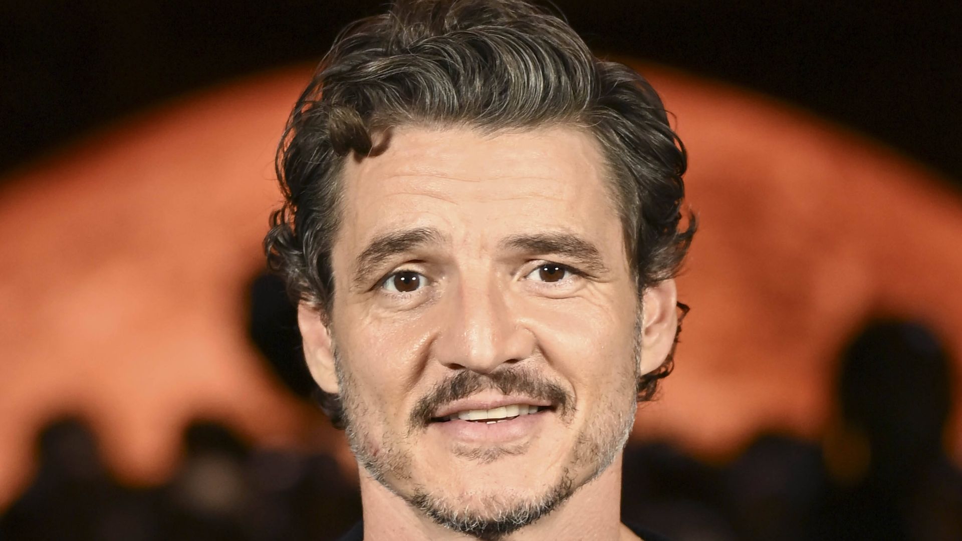 geht-da-was-pedro-pascal-kuschelt-mit-diesem-sportler-model.jpg Geht da was? Pedro Pascal kuschelt mit diesem Sportler-Model