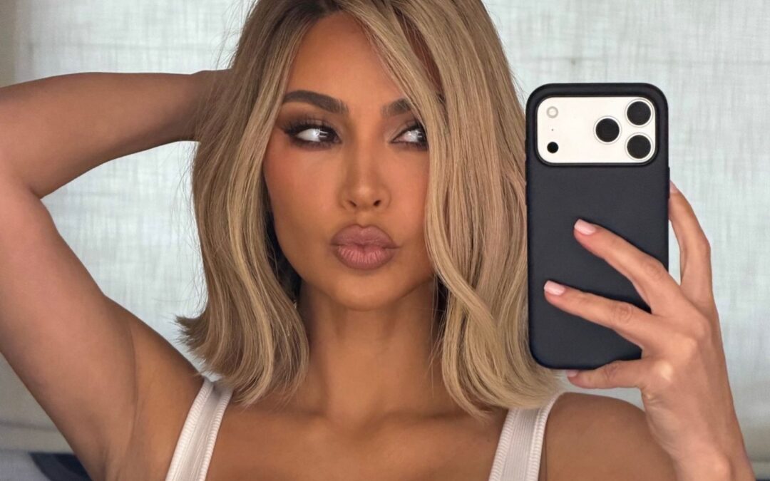 Alles auf Anfang? Kim Kardashian trägt wieder blonden Bob