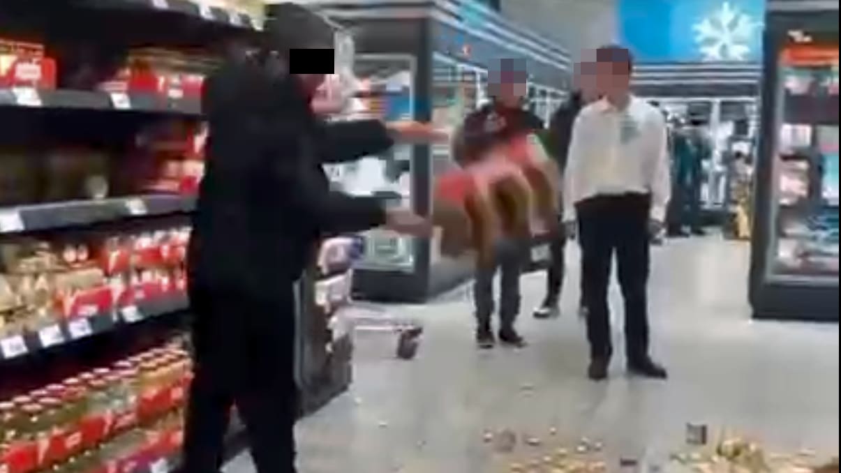 video-zeigt-randale-in-thueringen-afghane-verwuestet-supermarkt.jpg Video zeigt Randale in Thüringen: Afghane verwüstet Supermarkt