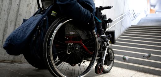 Barrierefreiheit bei der Bahn: Was Frau Palla über unseren Kleinstadt-Bahnhof wissen sollte