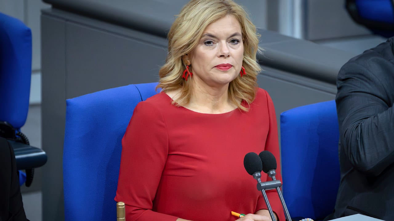 bundestagspraesidentin-julia-kloeckner-kritisiert-ard-und-zdf.jpg Bundestagspräsidentin Julia Klöckner kritisiert ARD und ZDF