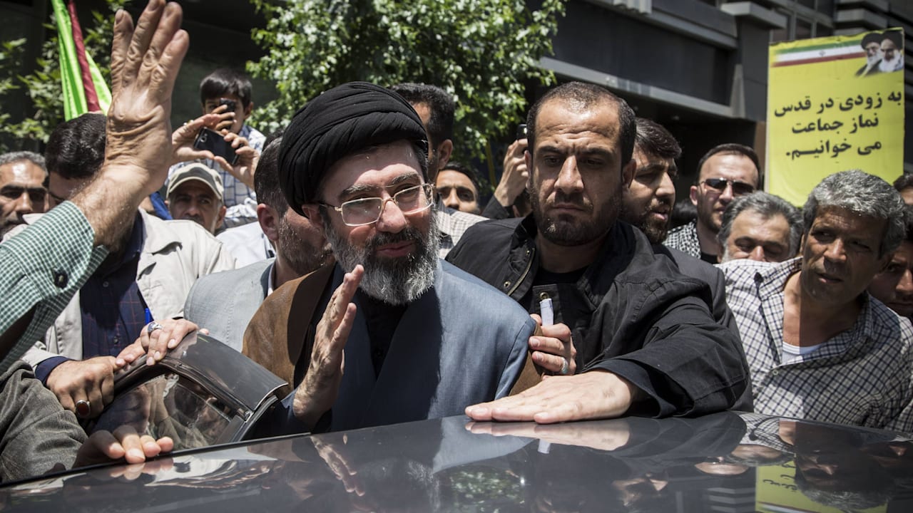 Chameini-Sohn hatte Sex-Training mit „Kurzzeit-Ehefrauen“