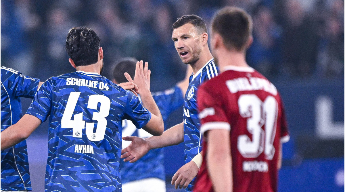 Dzeko macht den Unterschied: Schalke legt im Aufstiegsrennen vor – Elversberg bleibt dran
