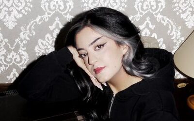 Comedienne Parshad Esmaeili und ihr Buch »Papa weg. Mama müde. Ich laut«