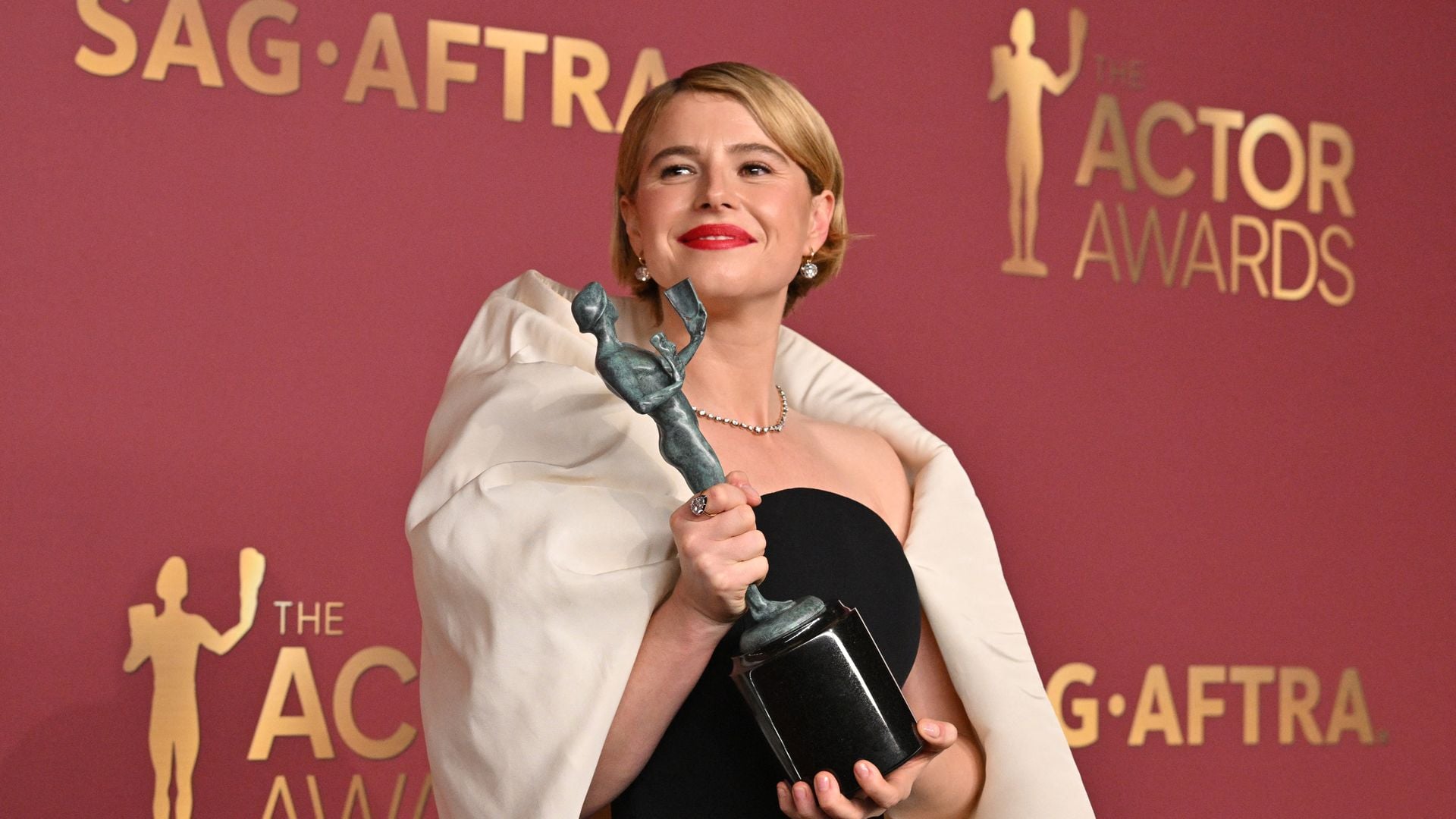 Jessie Buckley: Im Spagat zwischen Preisen und Muttersein