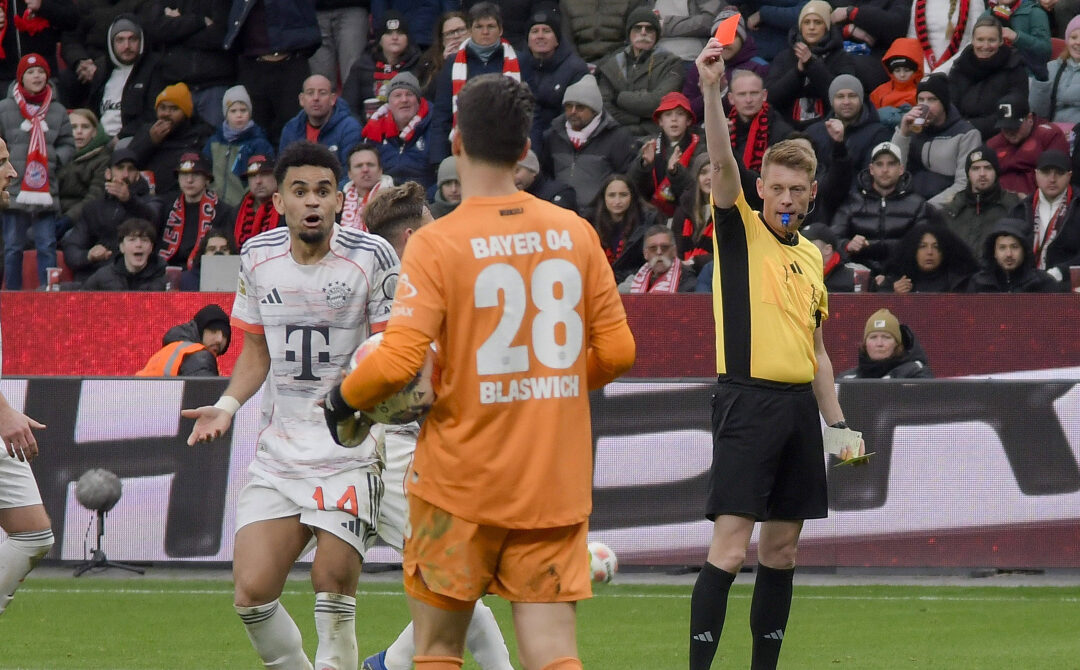 Bundesliga: FC Bayern punktet trotz doppelter Unterzahl – Wolfsburg verpasst Sieg