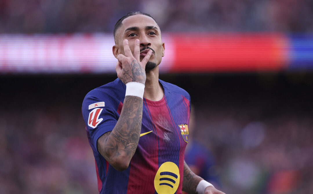 Barcelona fertigt FC Sevilla ab – Dreierpack Raphinha inklusive Panenka-Elfmeter