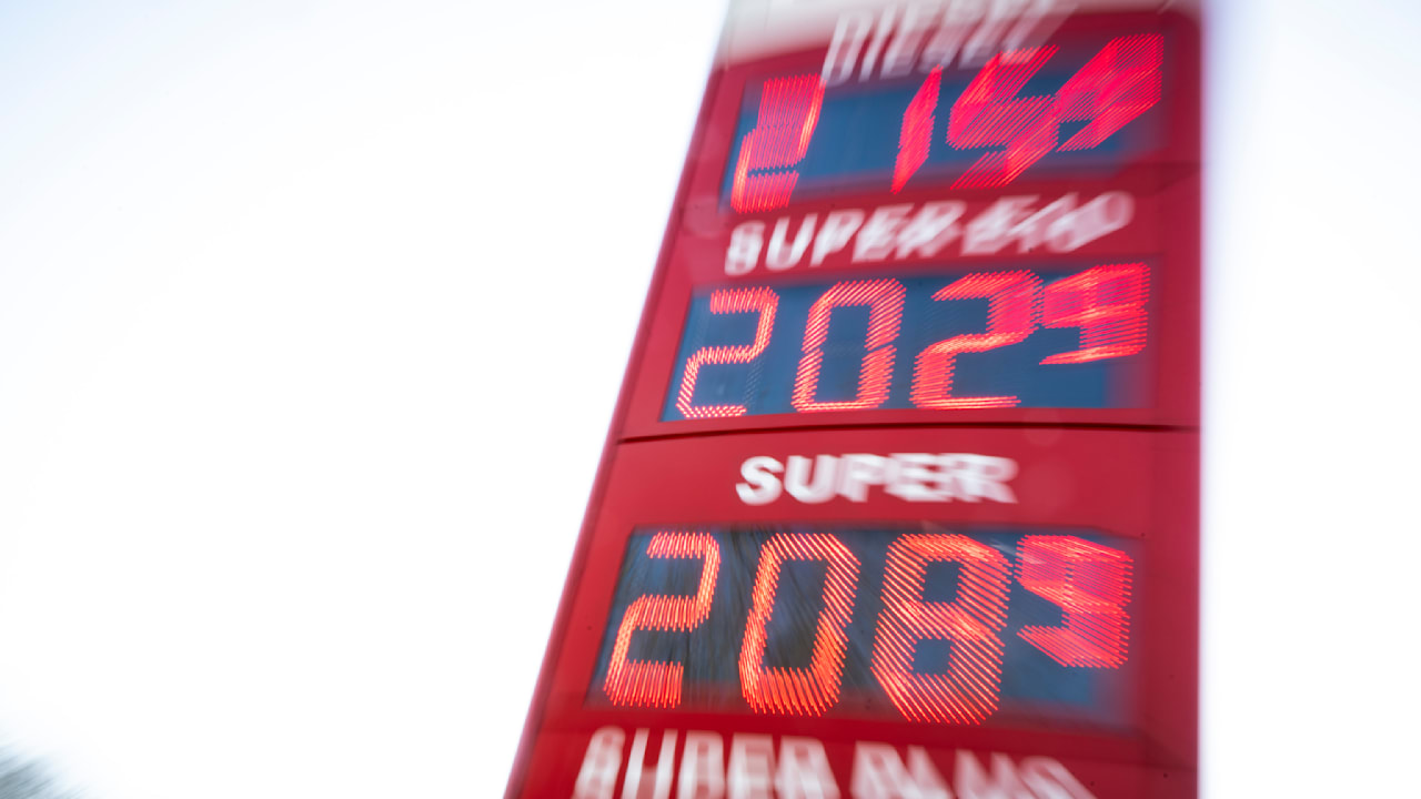 beim-tanken-strom-co-so-kassiert-der-staat-uns-buerger-doppelt-ab.jpg Beim Tanken, Strom & Co.: So kassiert der Staat uns Bürger doppelt ab